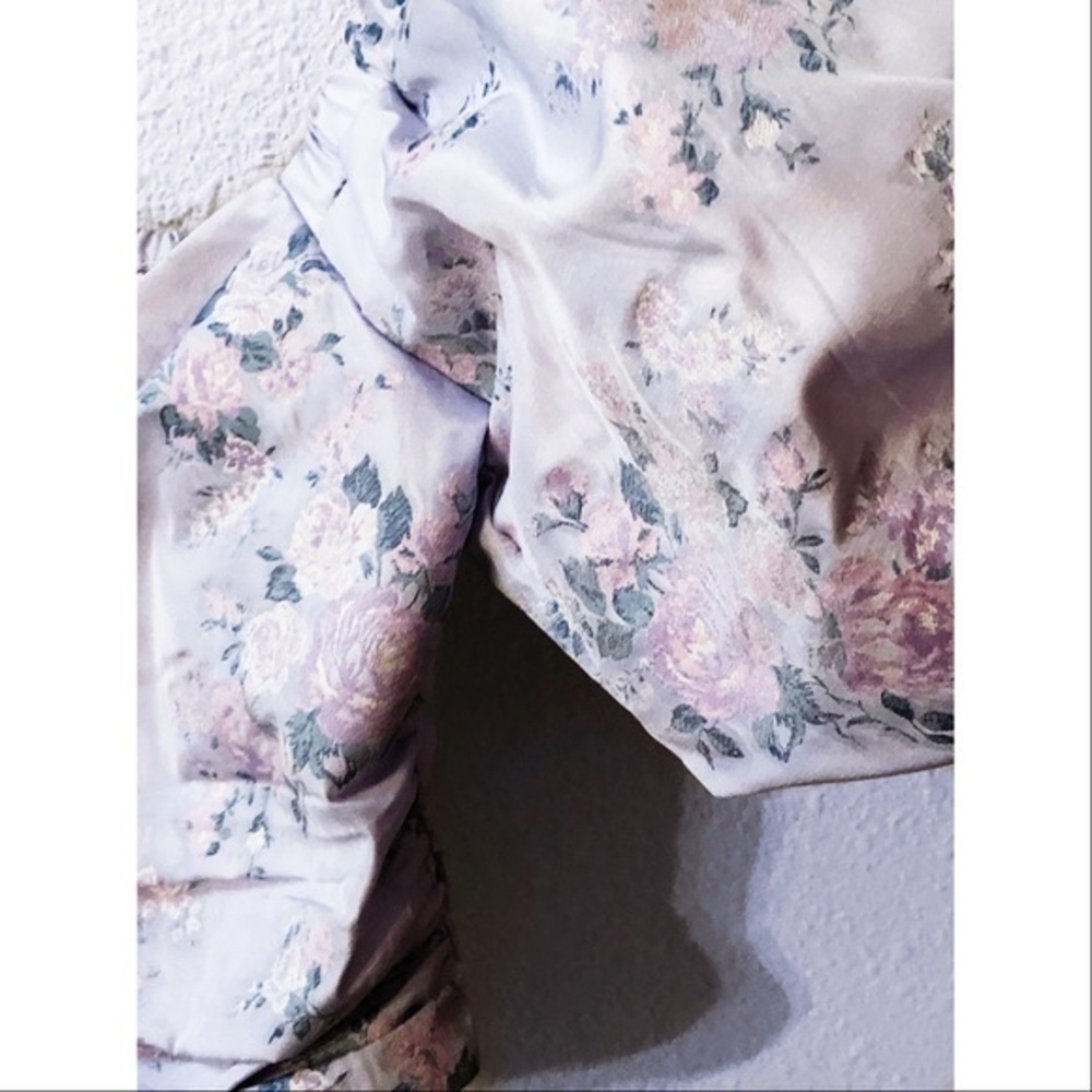 Express floral puff sleeve crop top NWT - Picture 6 of 9